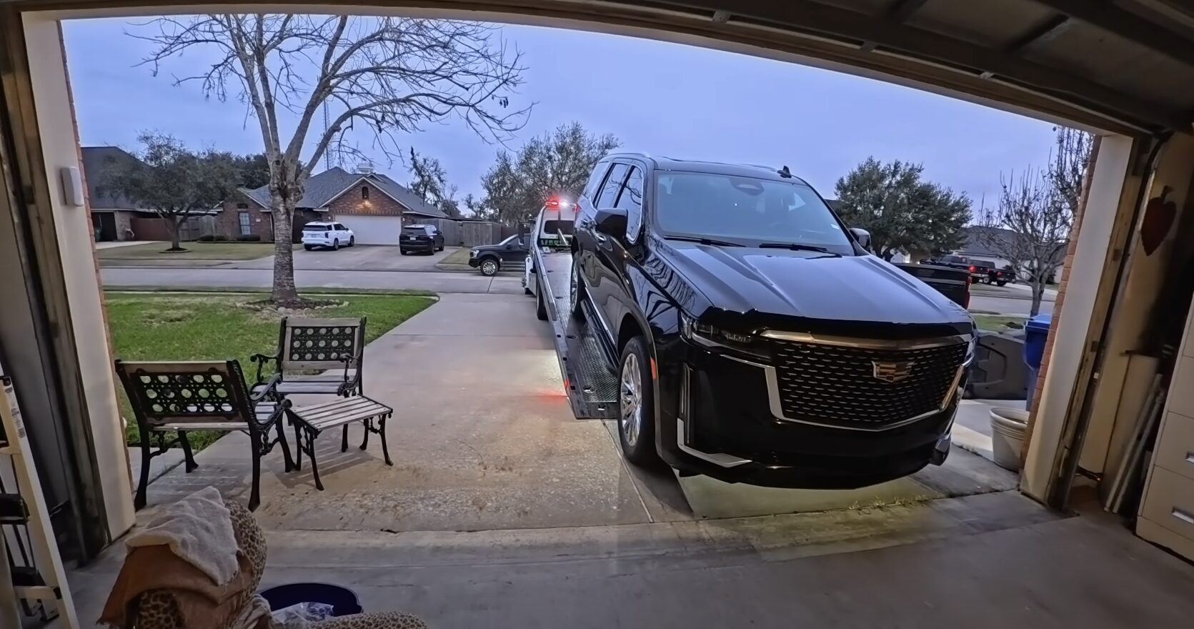 Round-the-clock emergency towing in Cuyahoga Falls 24/7 emergency towing service responding to roadside emergency